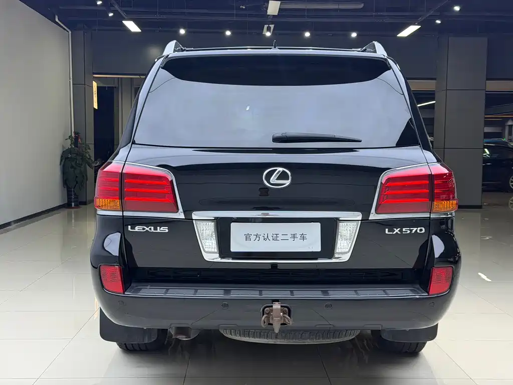 Lexus LX — миниатюра 8