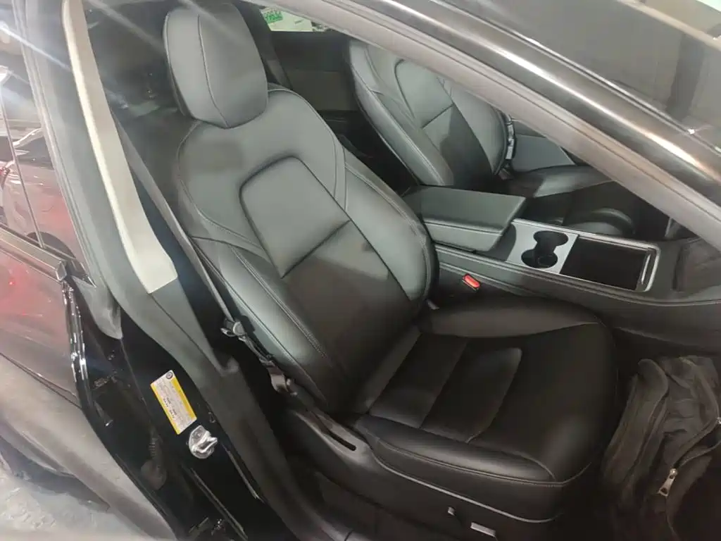 Tesla Model Y — миниатюра 25