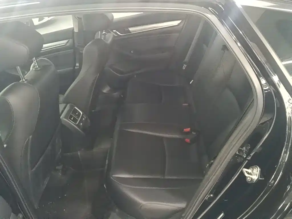 Honda Accord — миниатюра 17