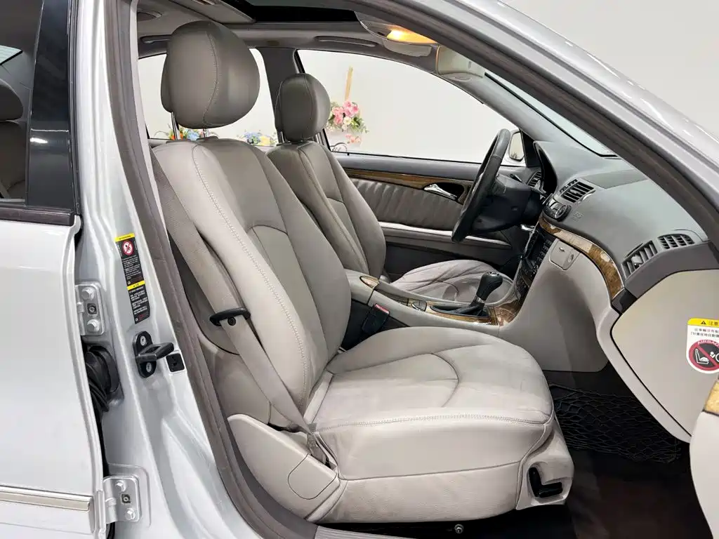 Mercedes-Benz E-Class — миниатюра 10
