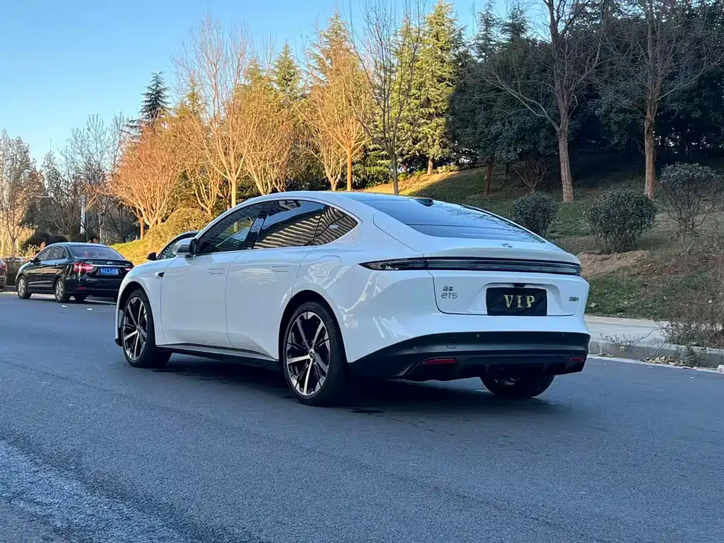 NIO NIO ET5