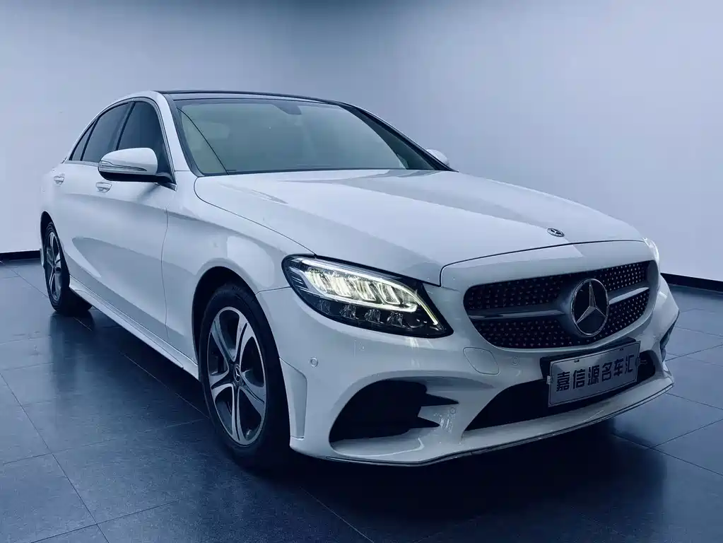 Mercedes-Benz C-Class — миниатюра 2