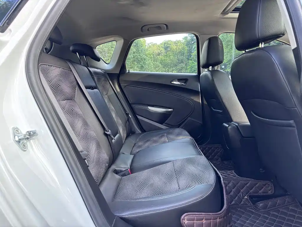 Buick Excelle — миниатюра 12