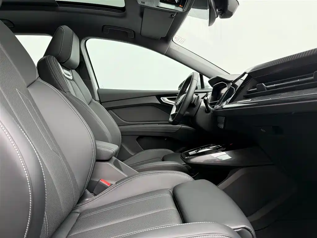 Audi Q4 e-tron — миниатюра 10