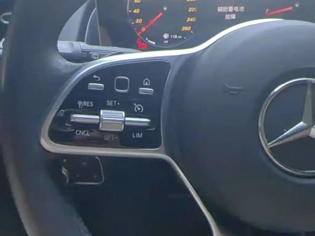 Mercedes-Benz GLB — миниатюра 7