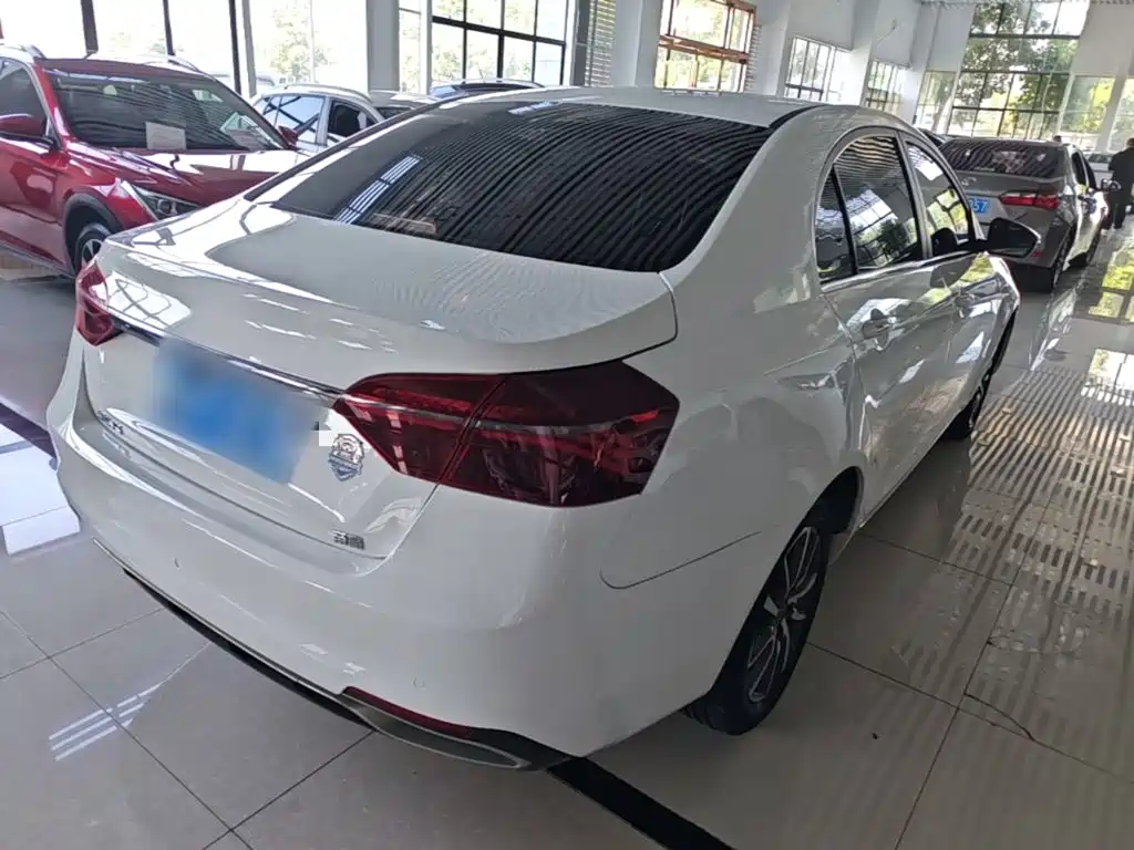 Geely Emgrand — миниатюра 7