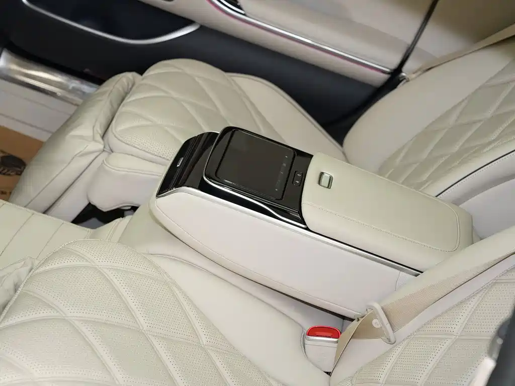 Mercedes-Benz S-Class — миниатюра 12