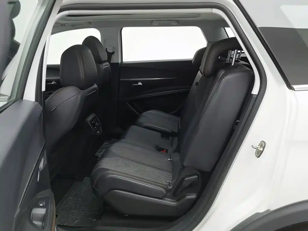 Peugeot 5008 — миниатюра 15