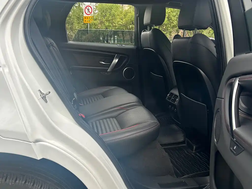 Land Rover Discovery Sport — миниатюра 10