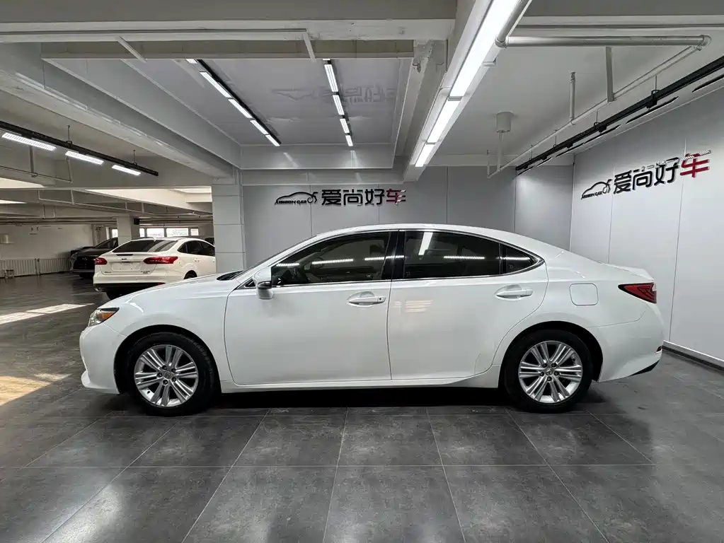 Lexus ES — миниатюра 4