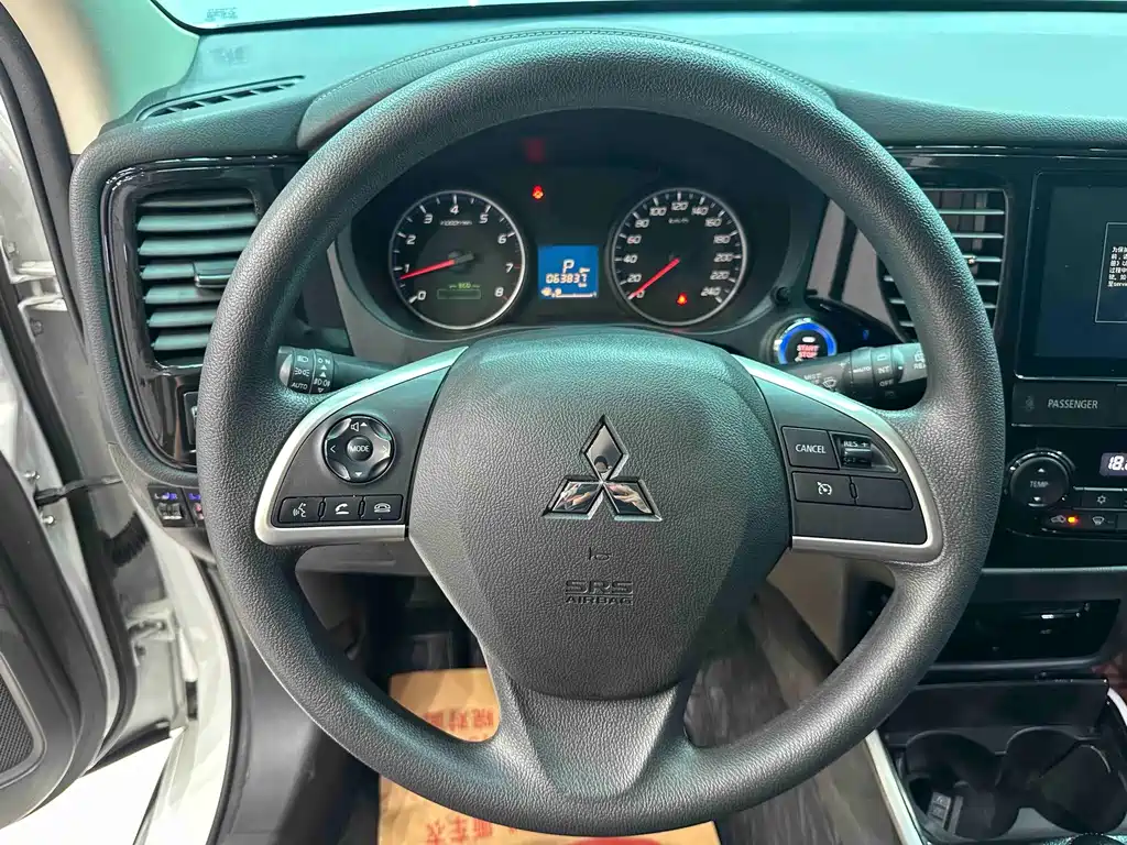 Mitsubishi Outlander — миниатюра 13