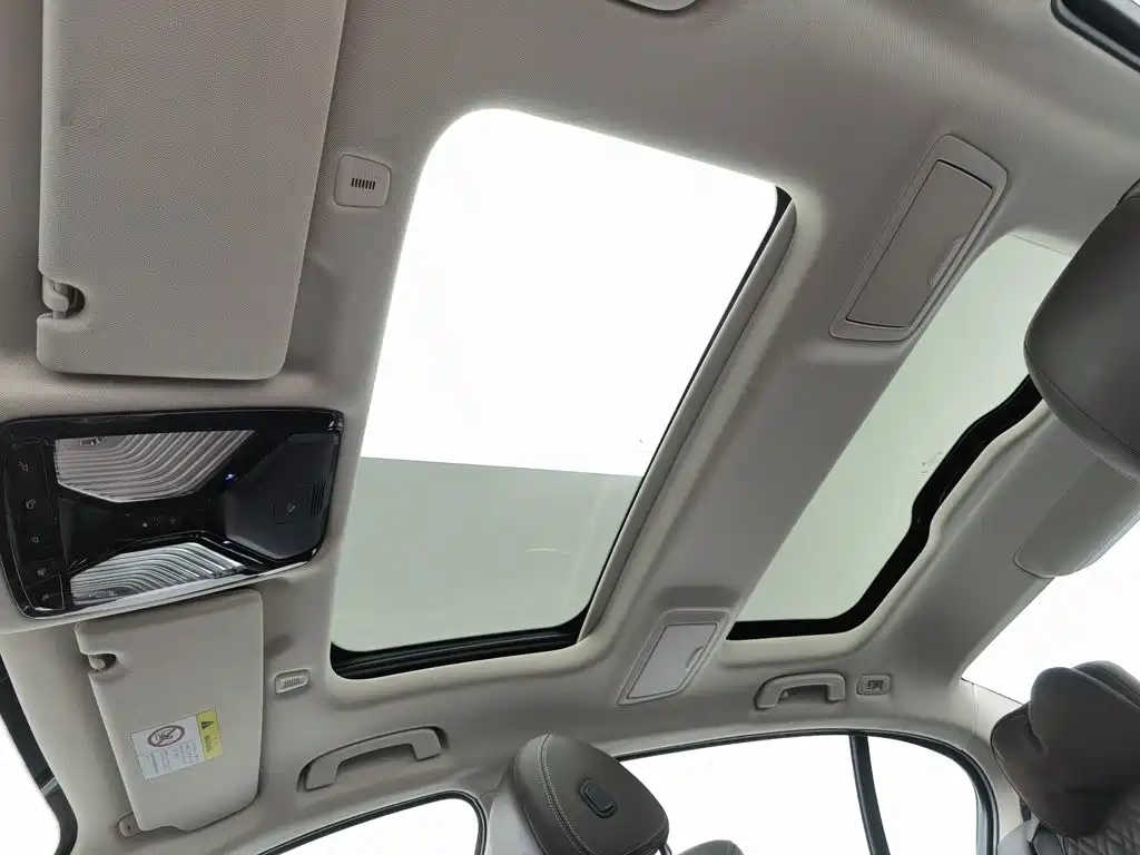 BMW 5 Series New Energy — миниатюра 14