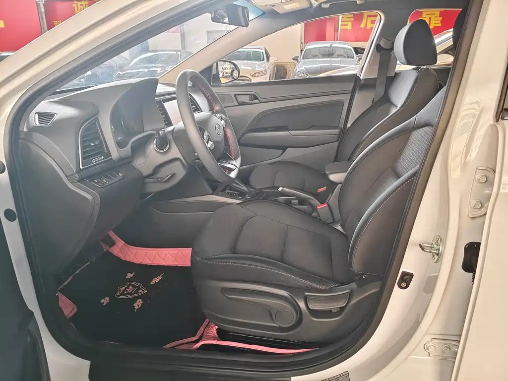 Hyundai Elantra — миниатюра 3