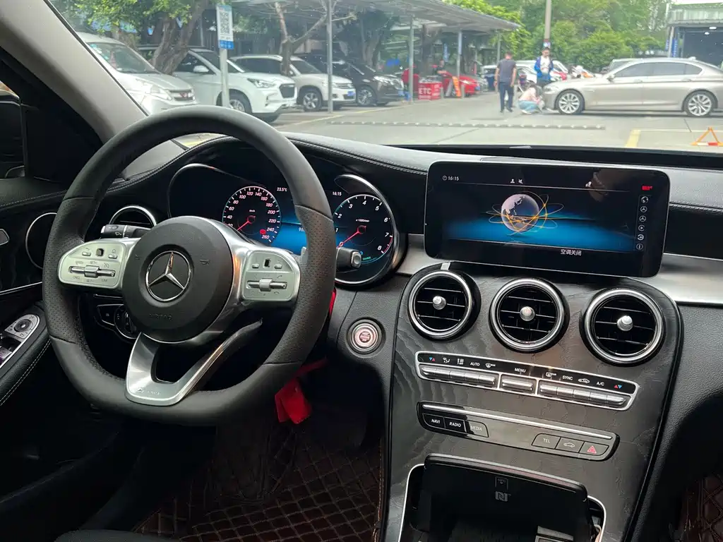 Mercedes-Benz C-Class — миниатюра 13