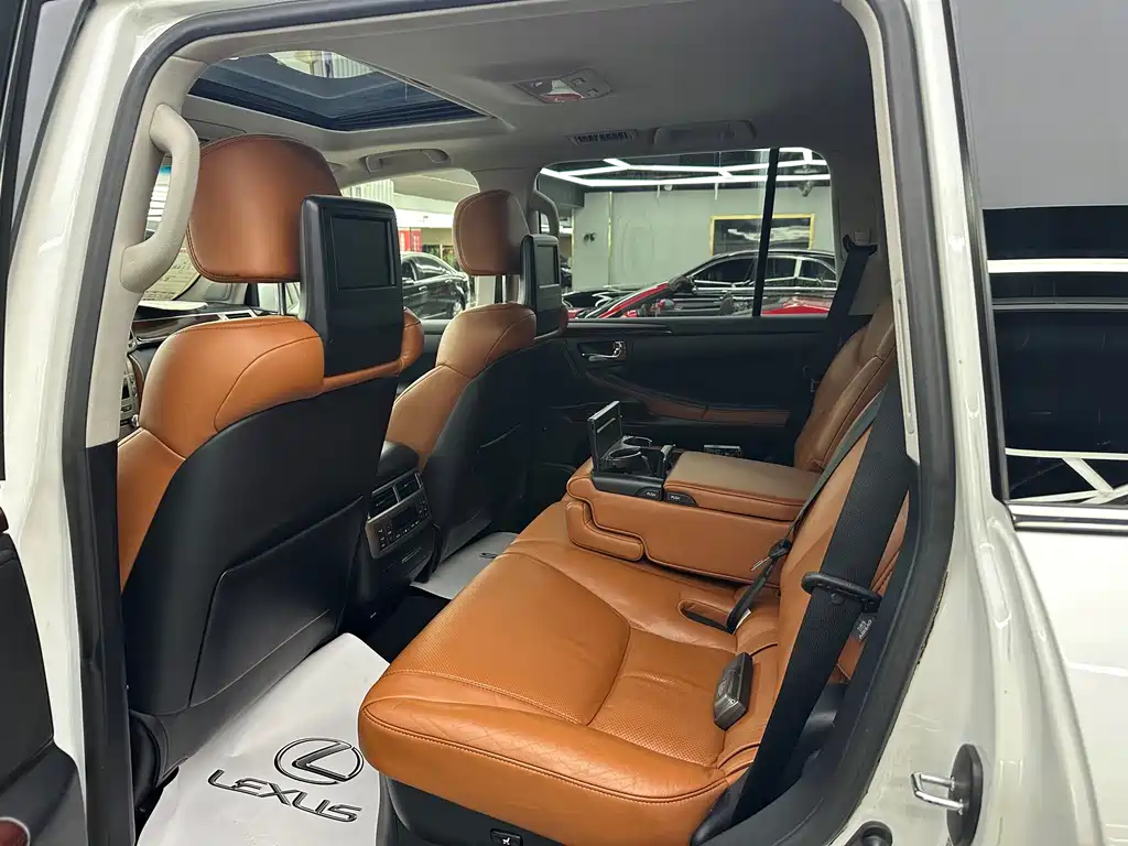 Lexus LX — миниатюра 5
