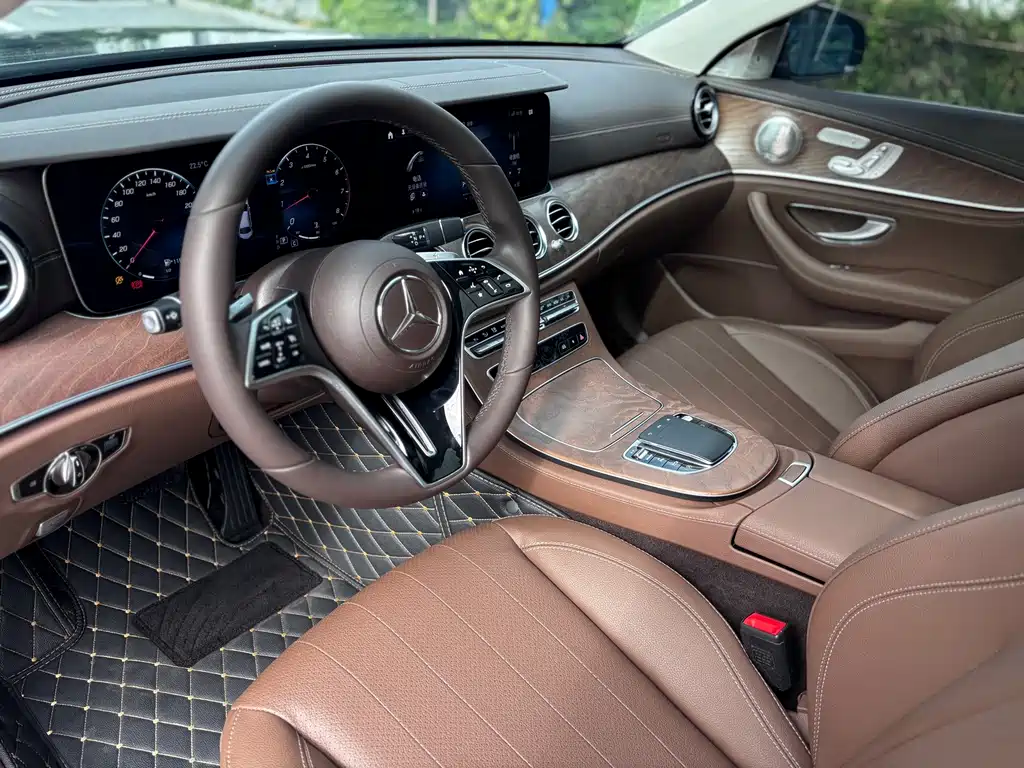 Mercedes-Benz E-Class — миниатюра 8