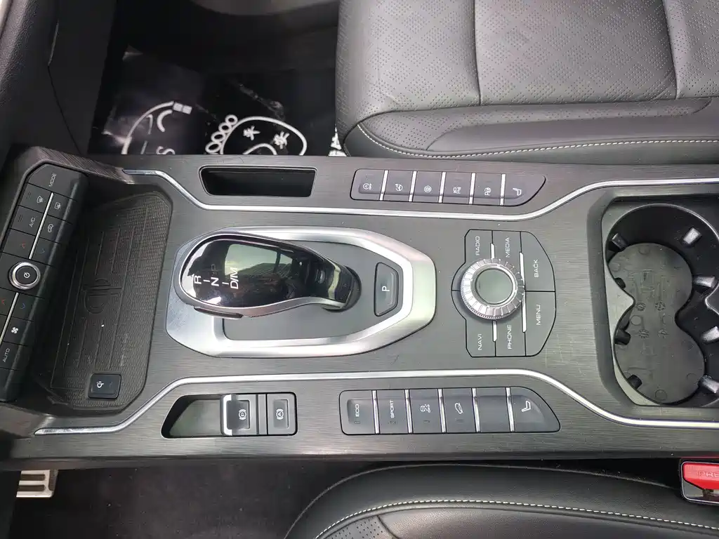 WEI PAI WEI BRAND VV6