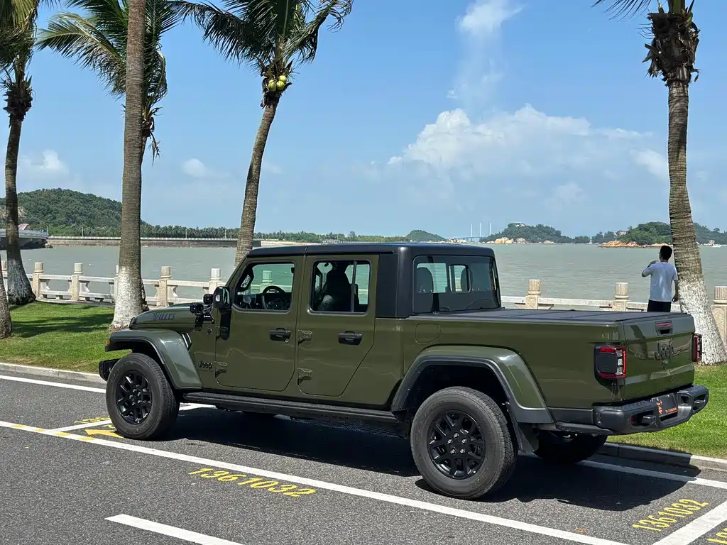 Jeep Gladiator — миниатюра 13