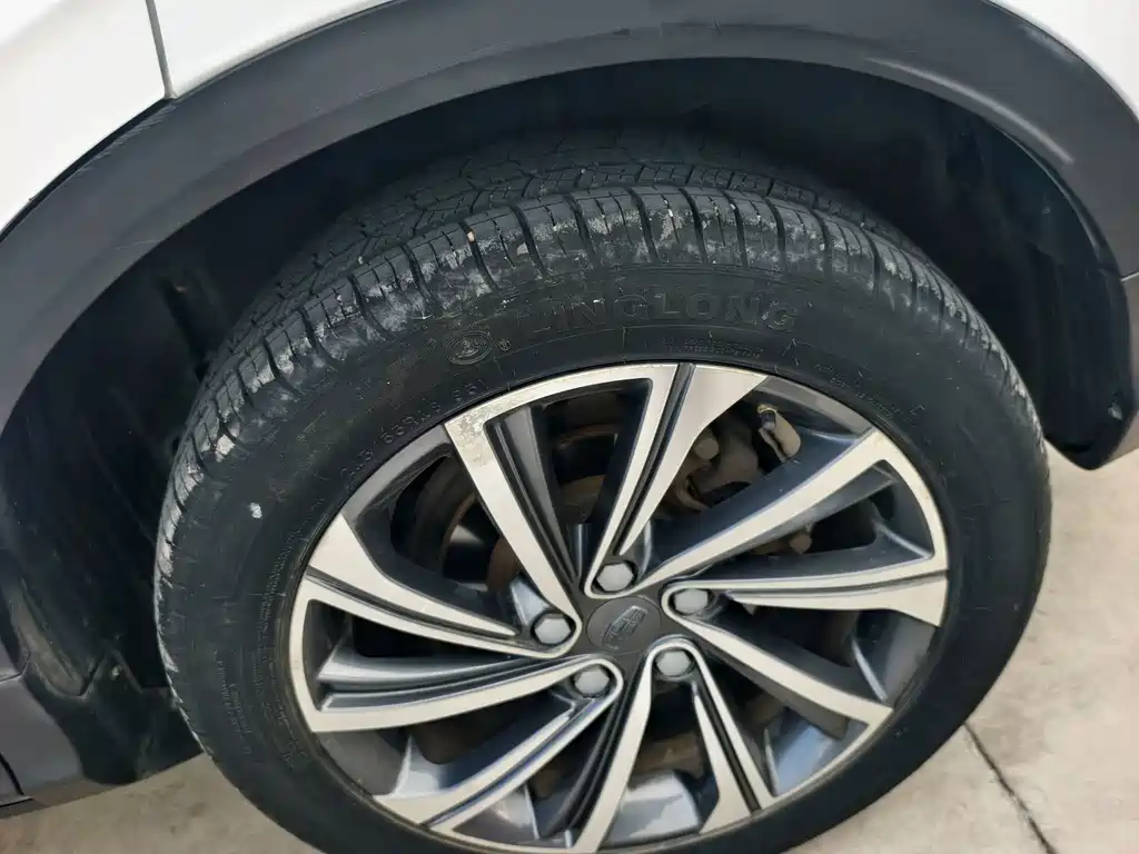 Geely Binyue — миниатюра 11