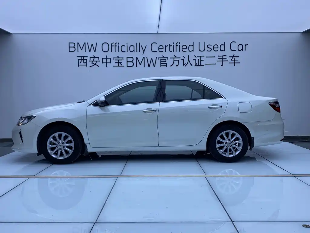 Toyota Camry — миниатюра 3