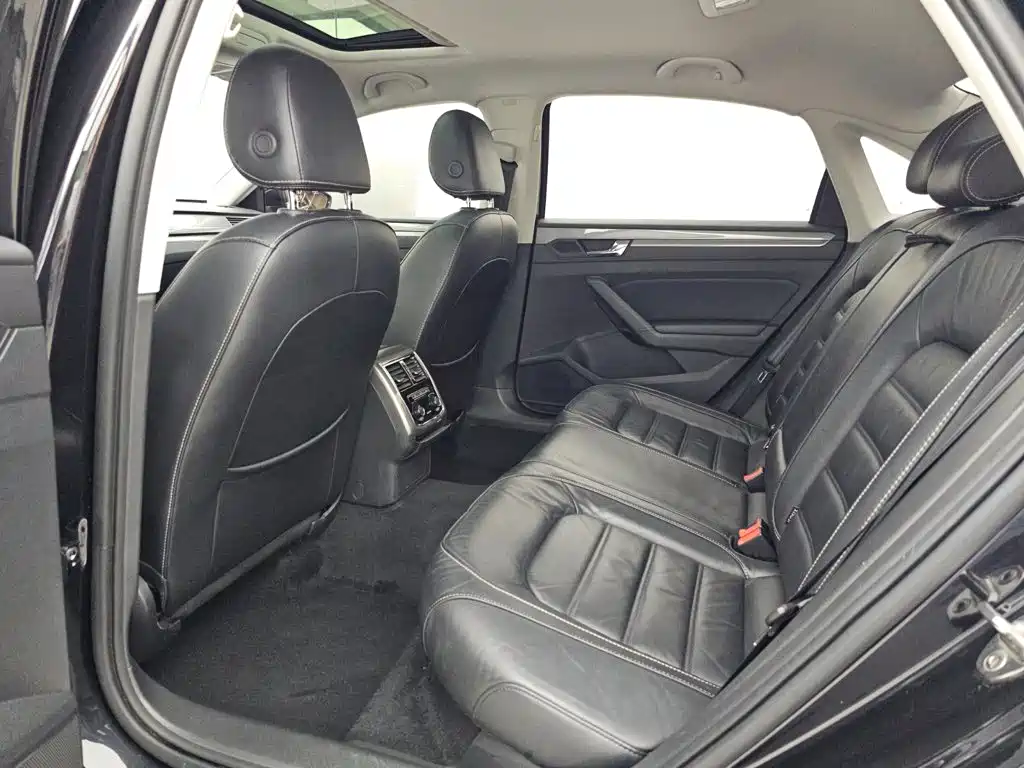 Volkswagen Passat — миниатюра 12
