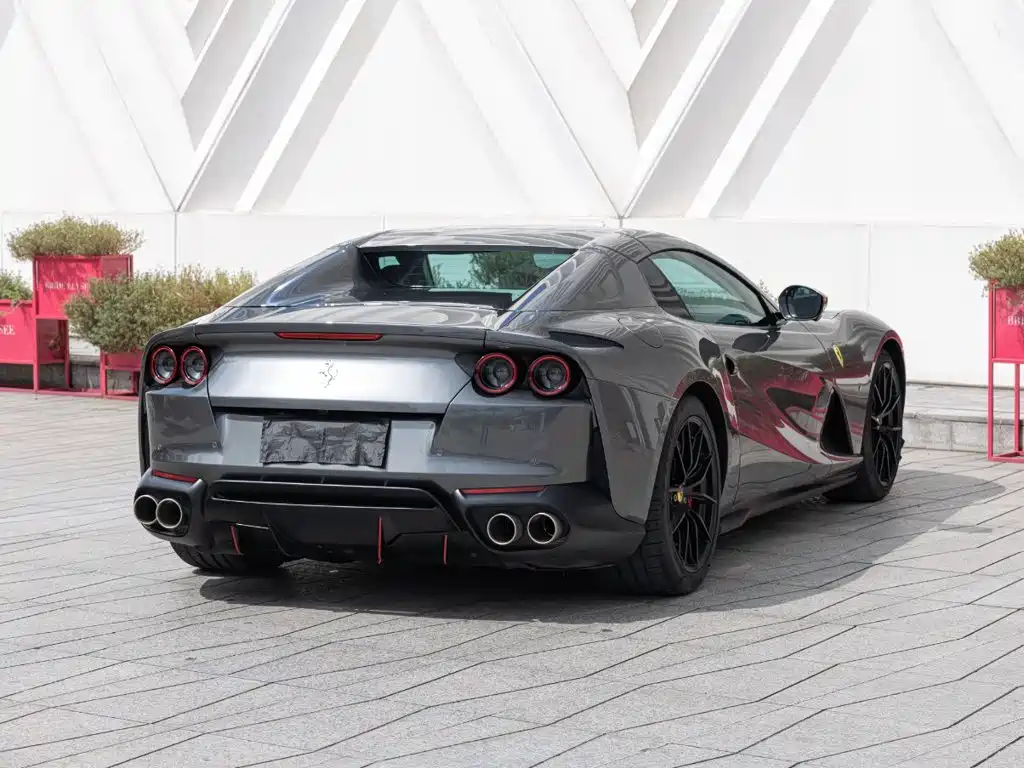 Ferrari 812 — миниатюра 4