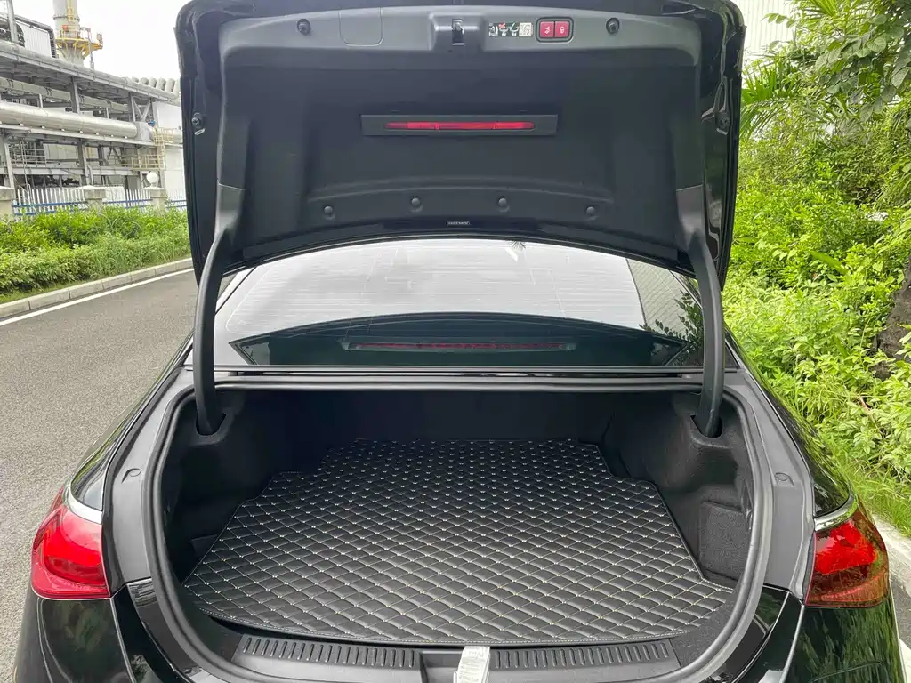 Mercedes-Benz E-Class New Energy — миниатюра 17