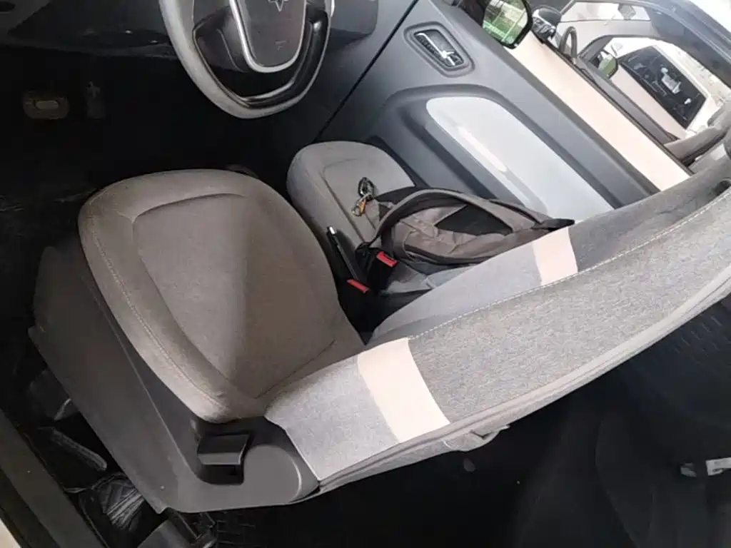 Wuling MINIEV — миниатюра 15