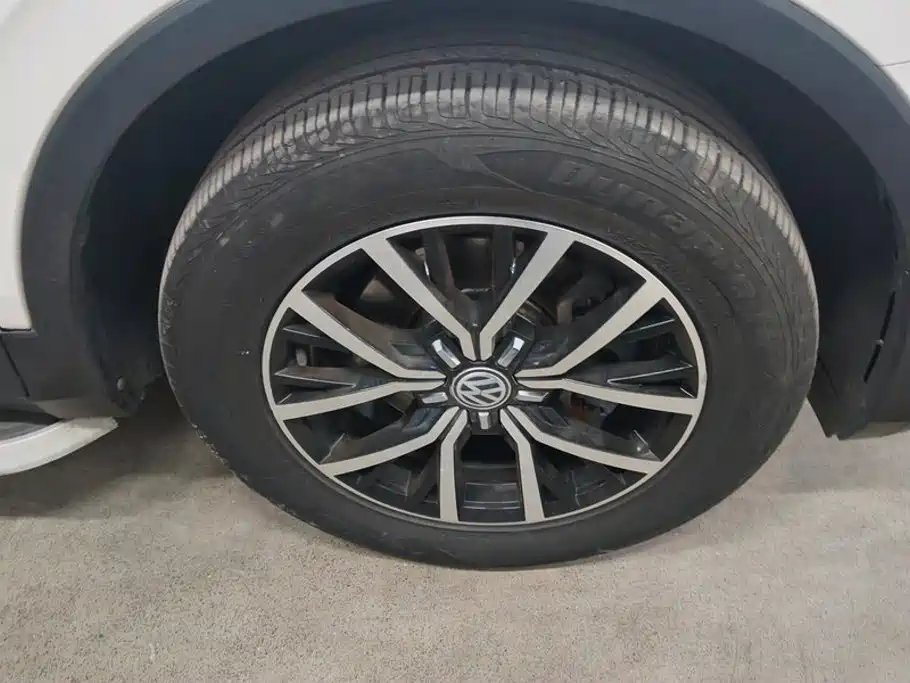 Volkswagen Tiguan L — миниатюра 6