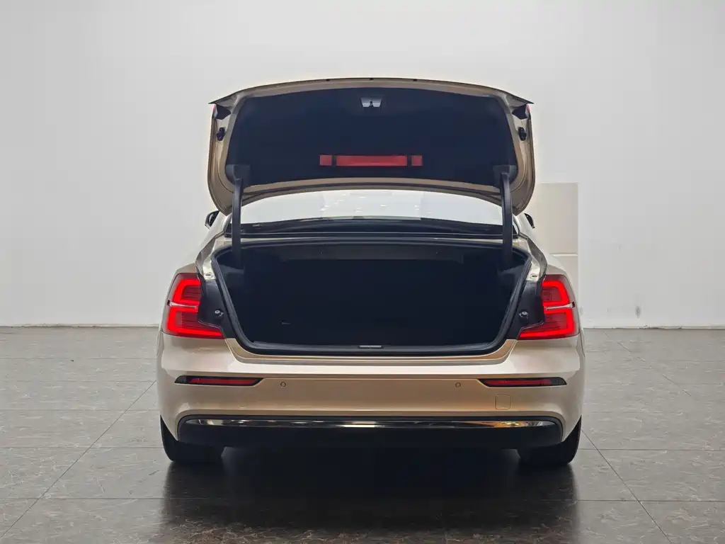 Volvo S60 — миниатюра 12