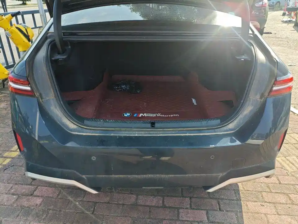 BMW 5 Series — миниатюра 6