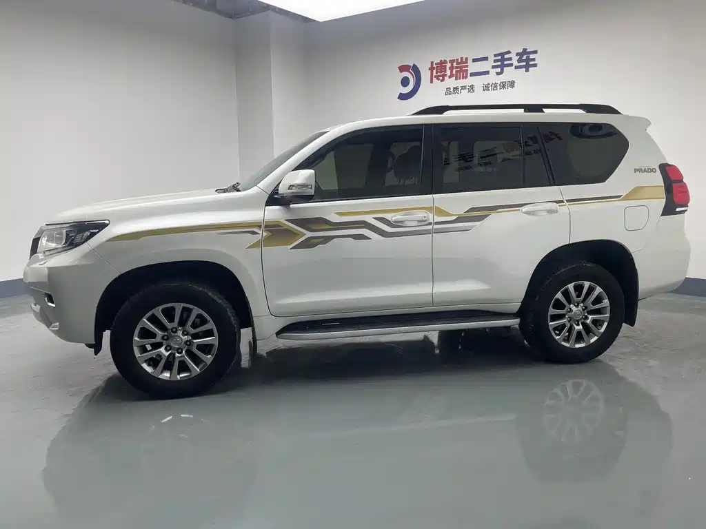 TOYOTA PRADO