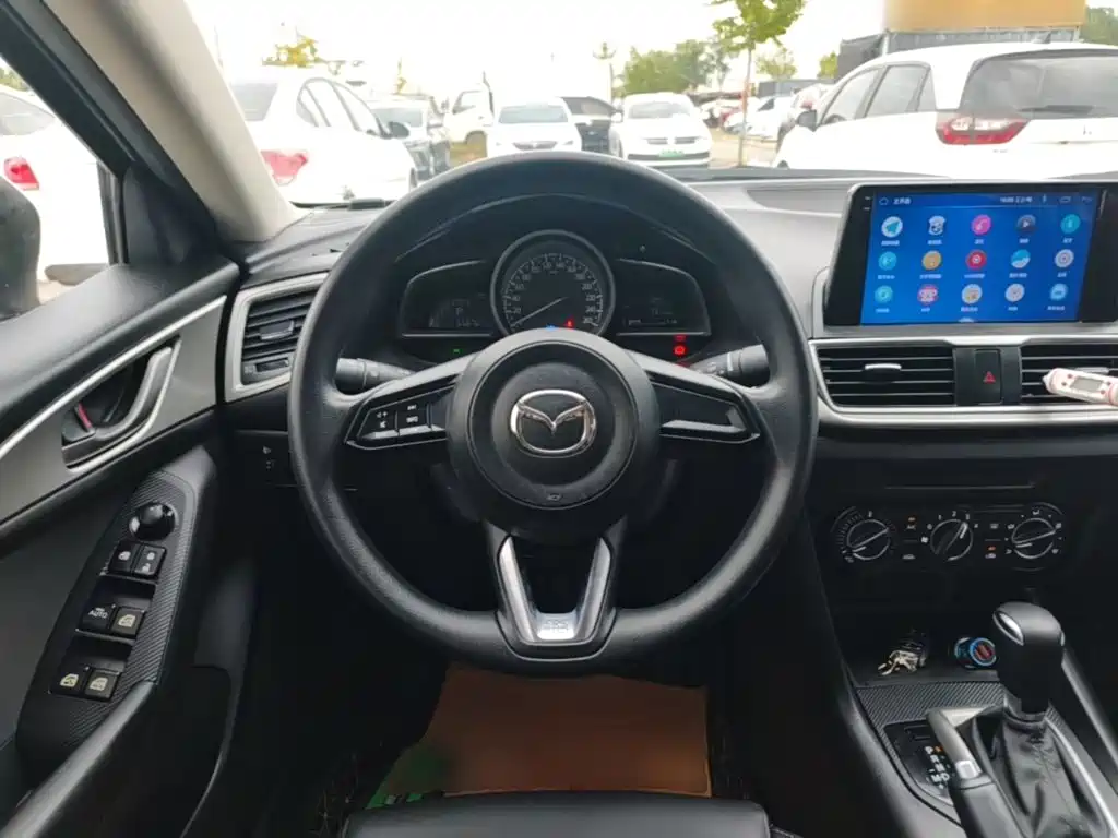 Mazda 3 Axela — миниатюра 11