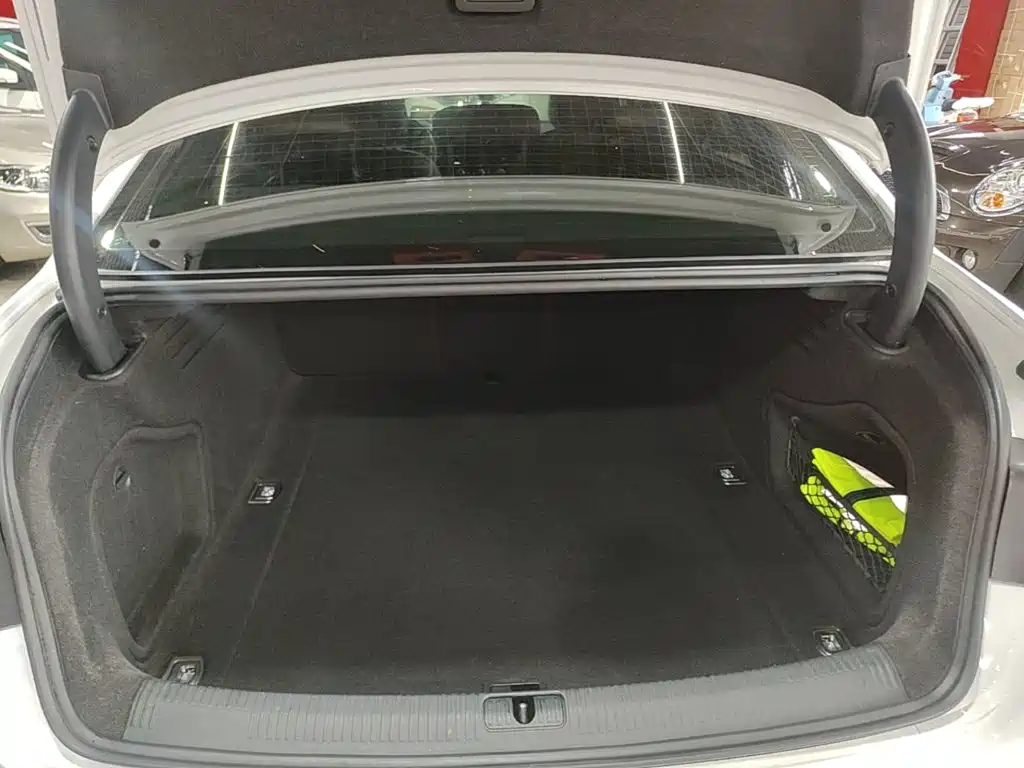 Audi A4L — миниатюра 19