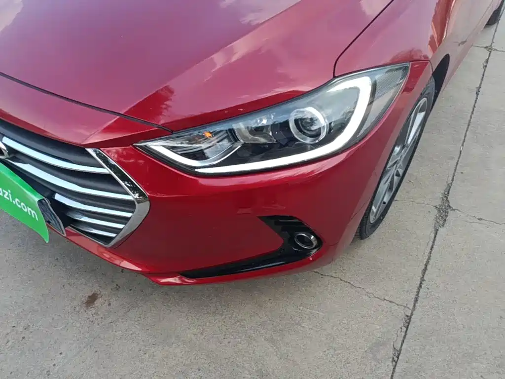 Hyundai Elantra — миниатюра 24