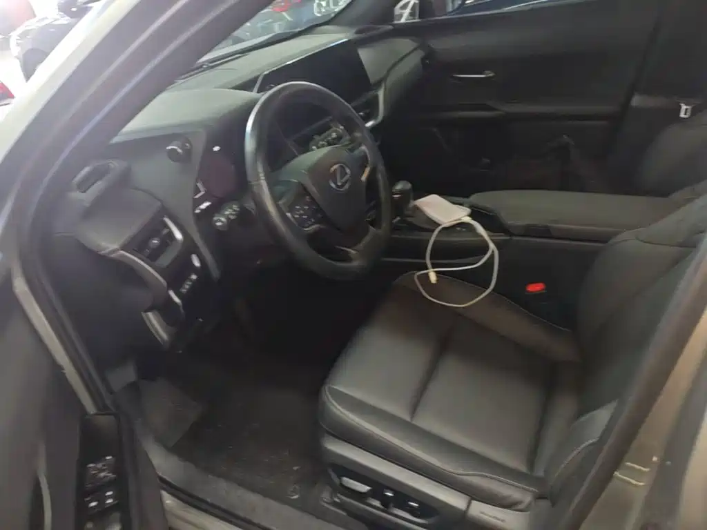 Lexus UX — миниатюра 15