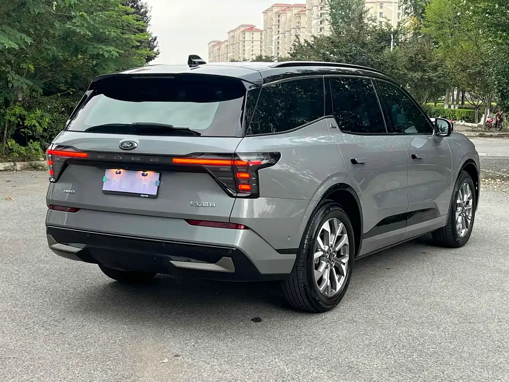 Ford Edge — миниатюра 6
