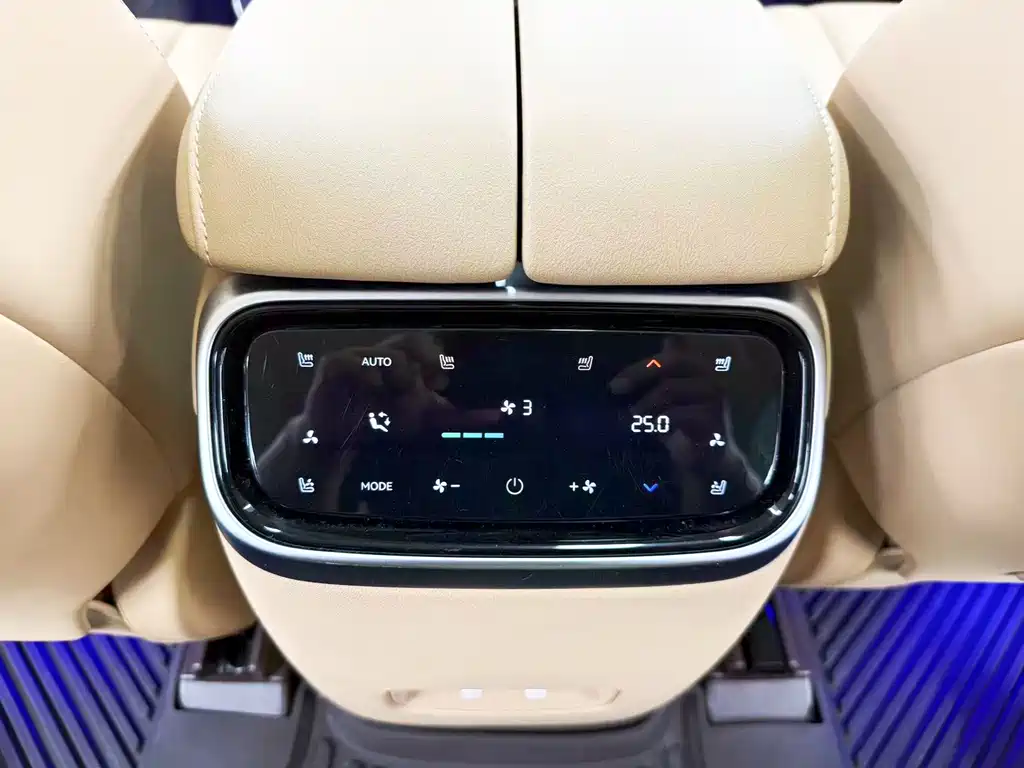 AITO AITO M7 — миниатюра 17