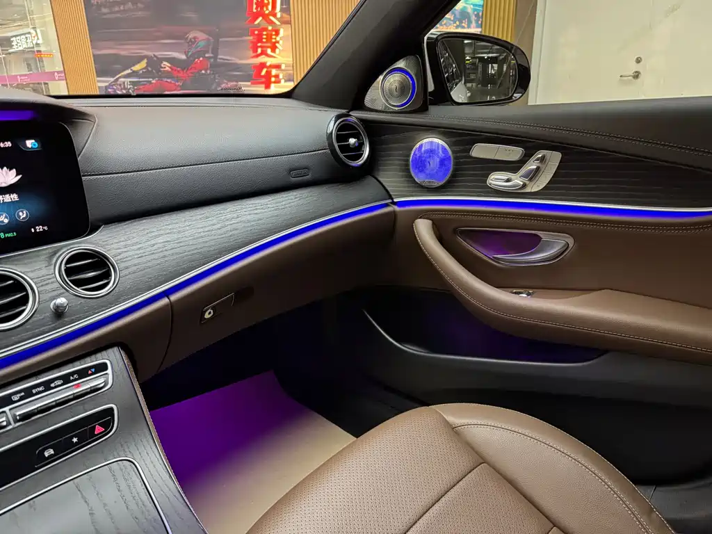 Mercedes-Benz E-Class — миниатюра 16
