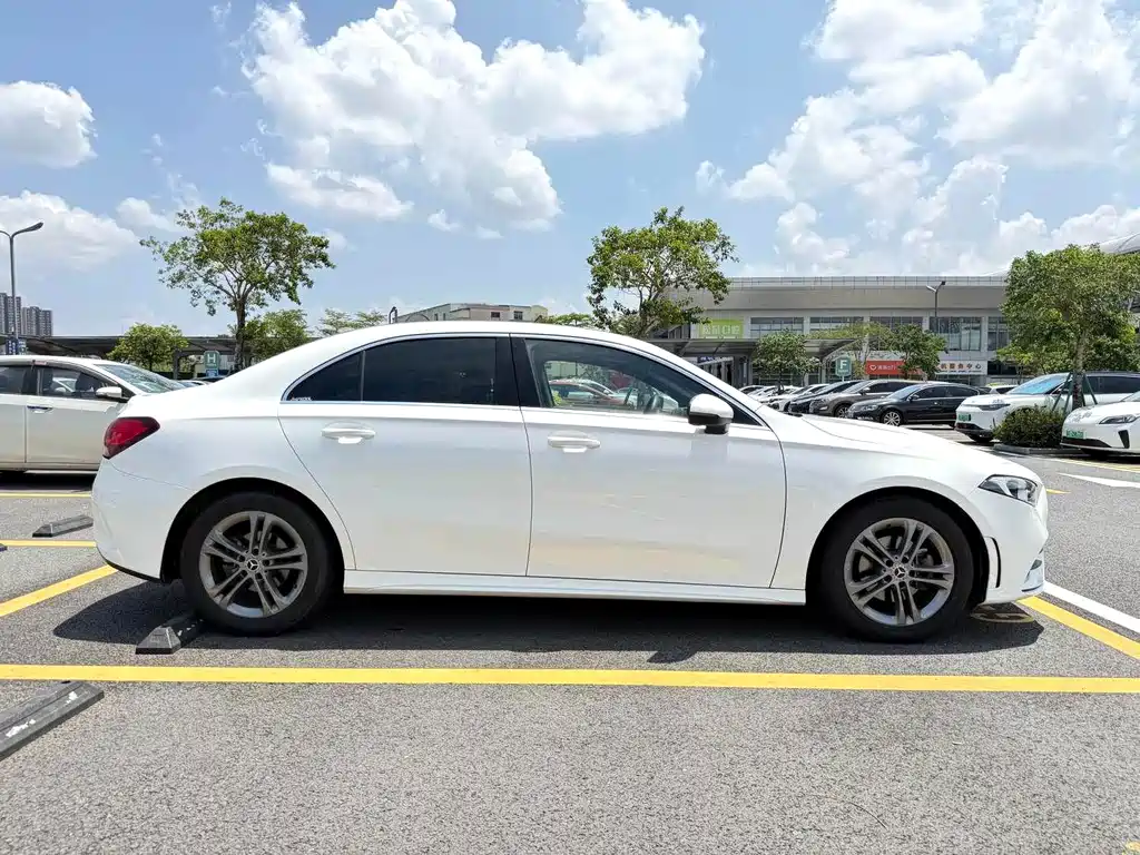 Mercedes-Benz A-Class — миниатюра 5