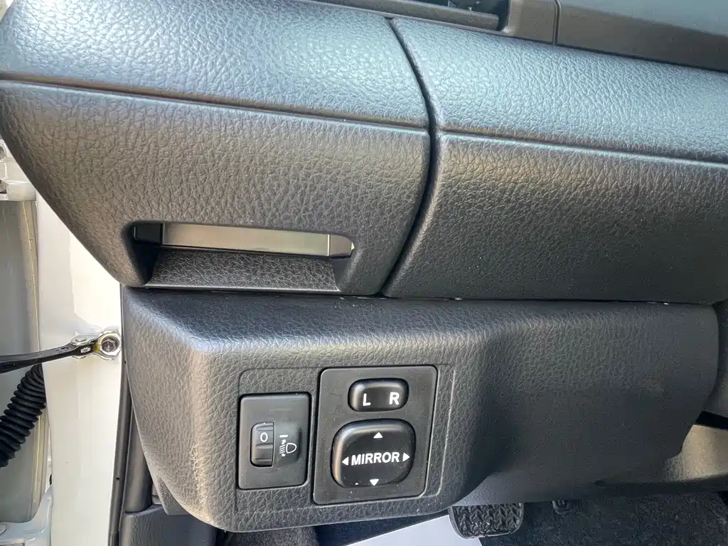 TOYOTA YARIS L ZHIXUAN