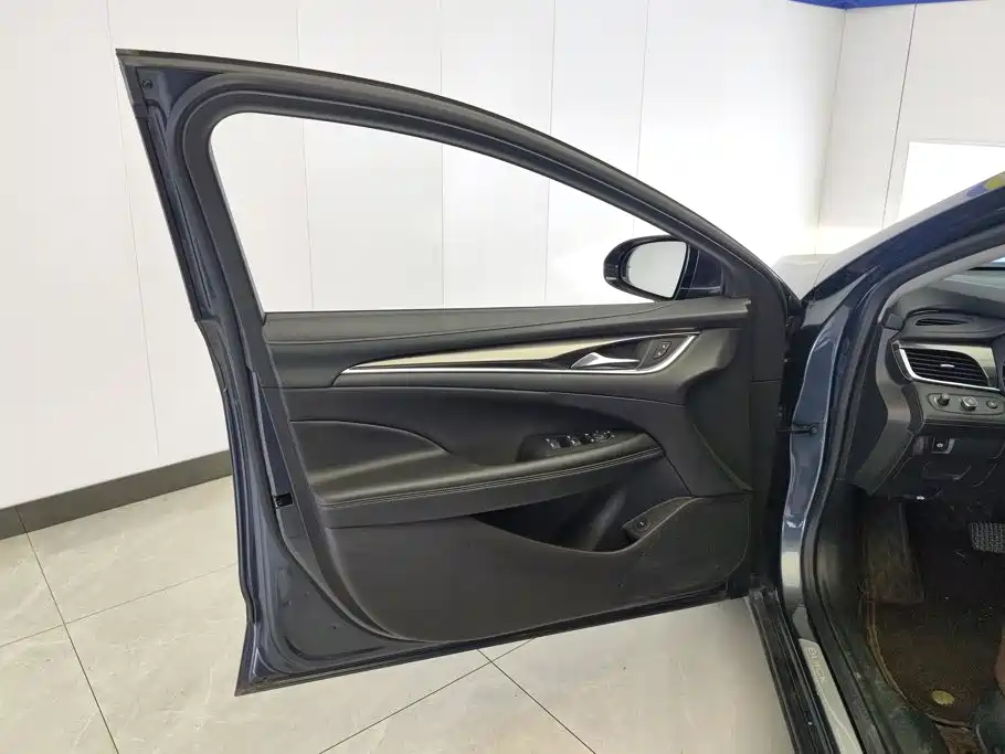 Buick LaCrosse — миниатюра 7