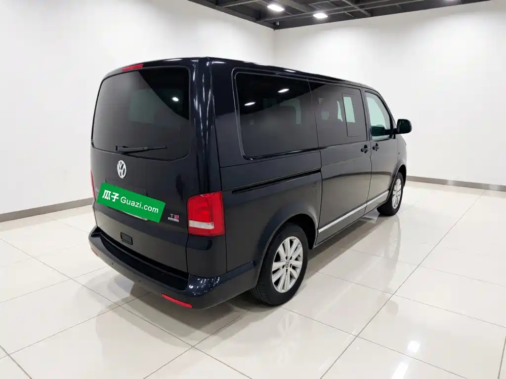 Volkswagen Multivan — миниатюра 6