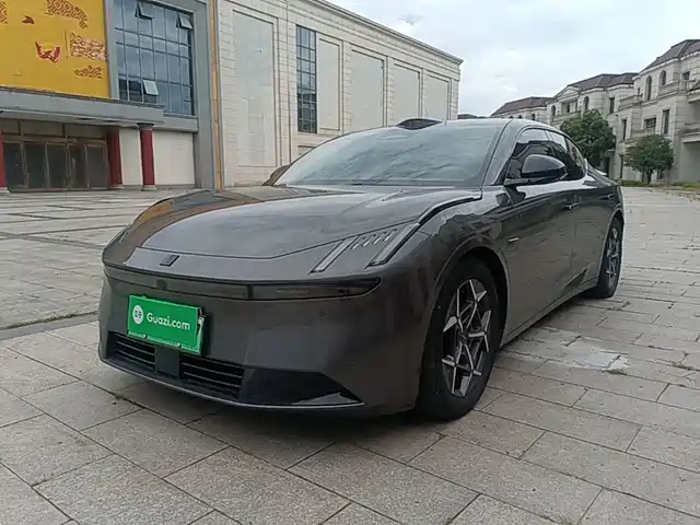 2024 Lynk & Co Z10