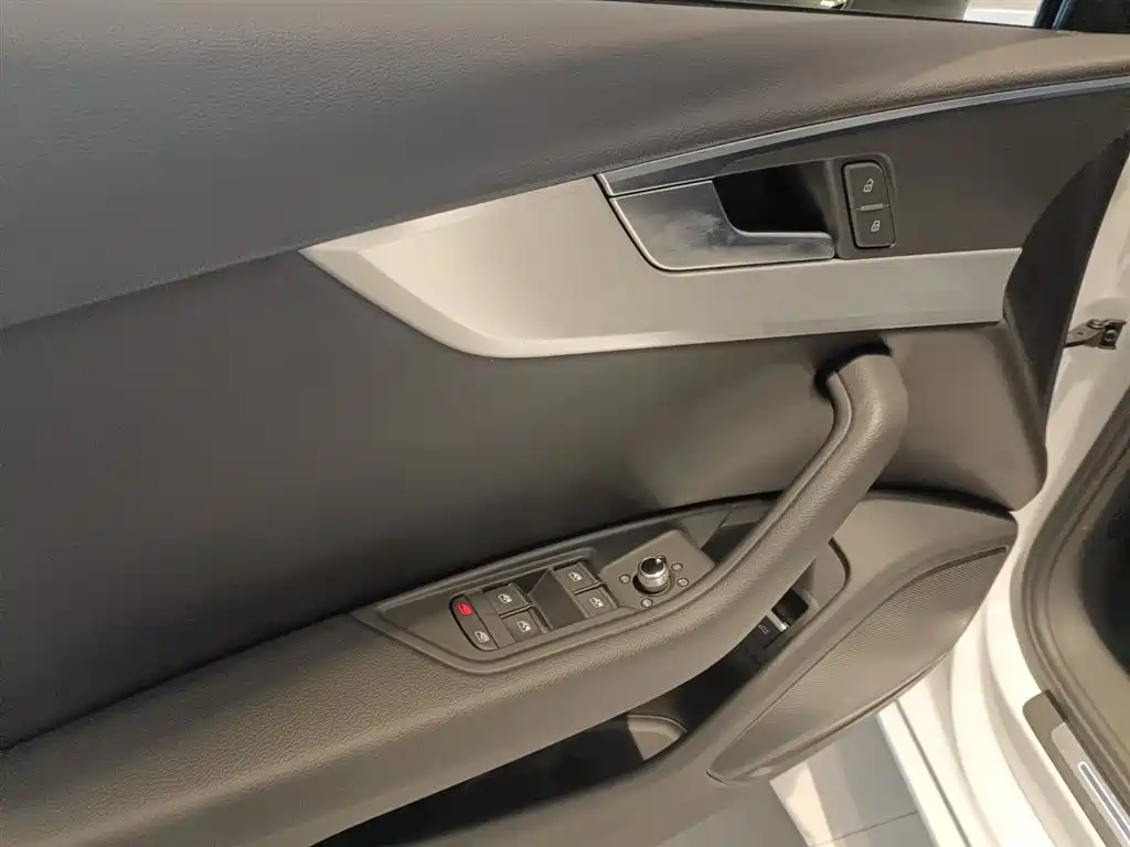 Audi A4L — миниатюра 14