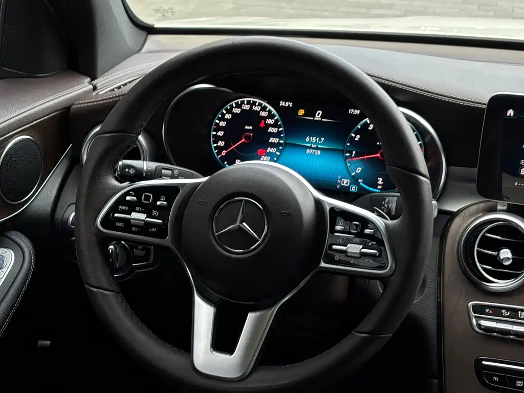 Mercedes-Benz GLC — миниатюра 11