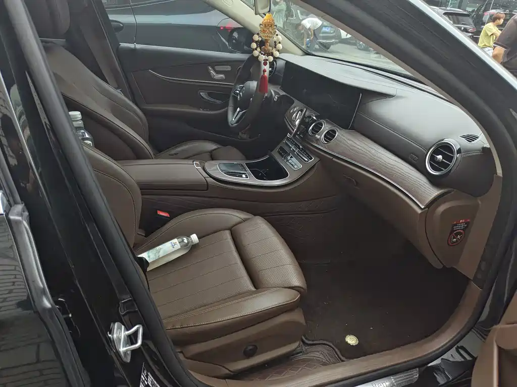 Mercedes-Benz E-Class — миниатюра 3