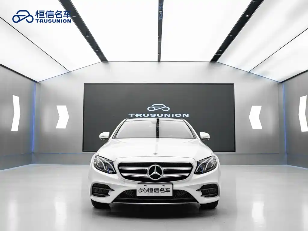 Mercedes-Benz E-Class — миниатюра 2