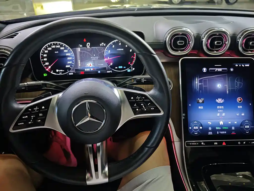 Mercedes-Benz C-Class — миниатюра 14