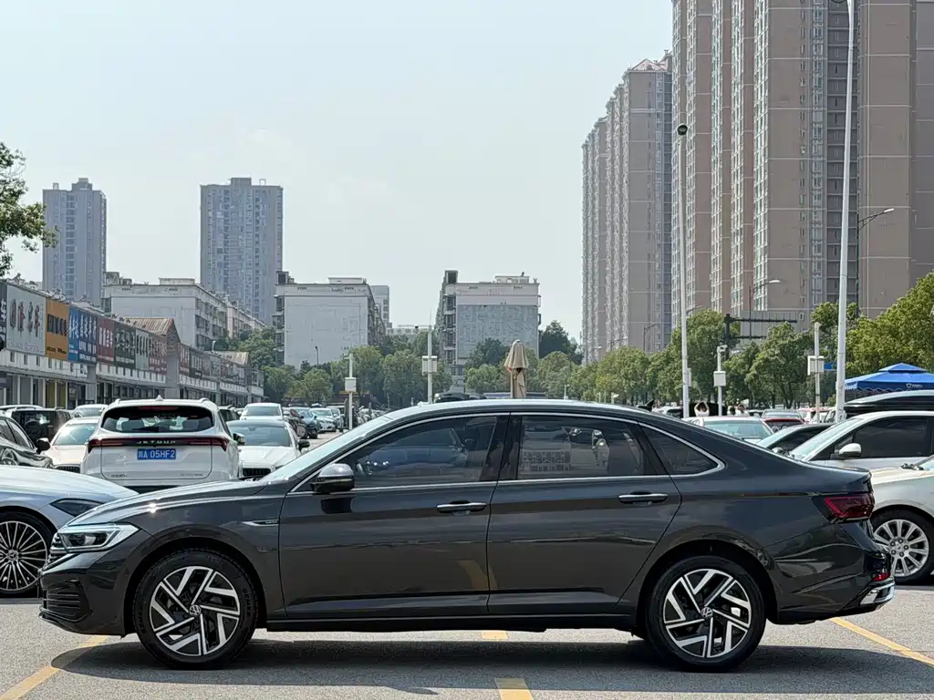 Volkswagen Sagitar — миниатюра 5